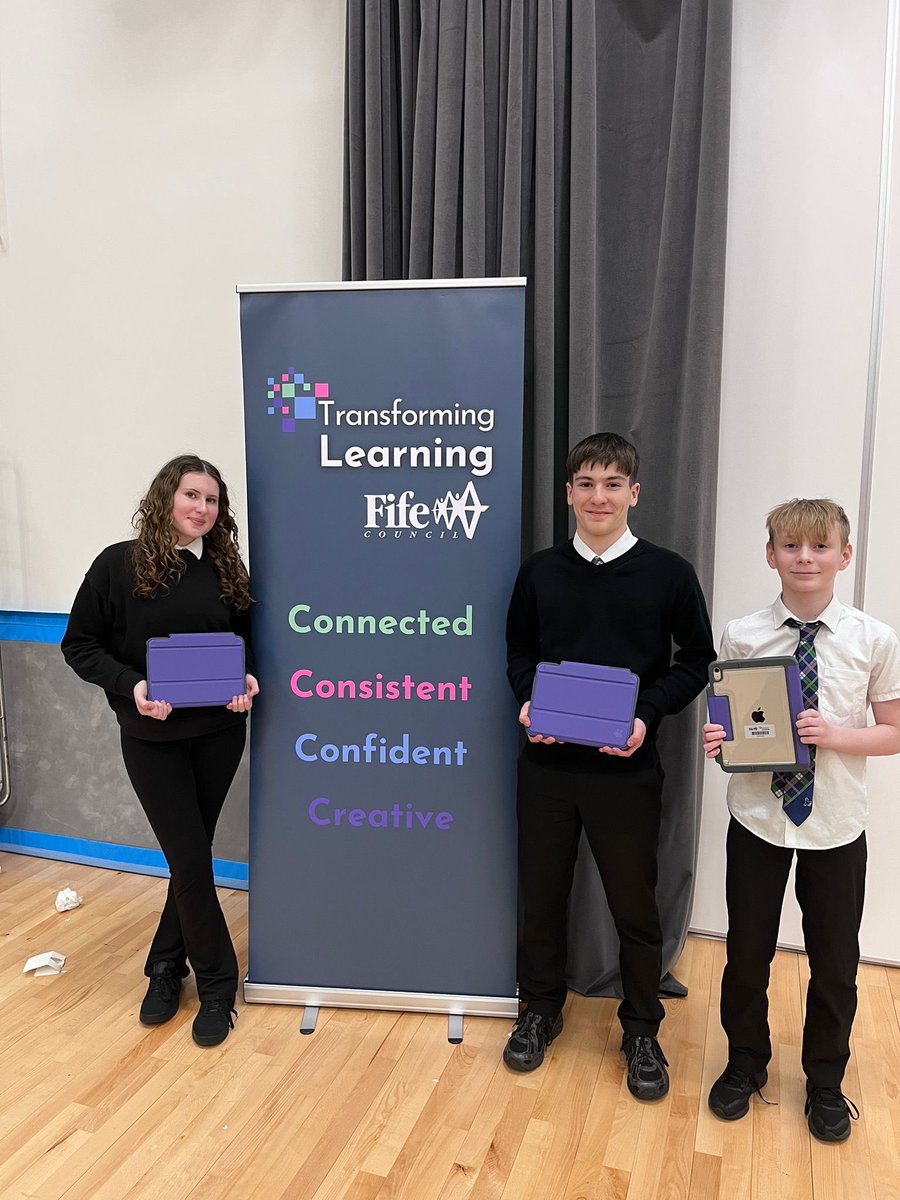 stcolumbasfife's tweet image. 📦➡️📱 Unboxed and ready to go! OurS1–S3 pupils are officially iPad-ready #iPadDay #DigitalLearning #TransformingLearning