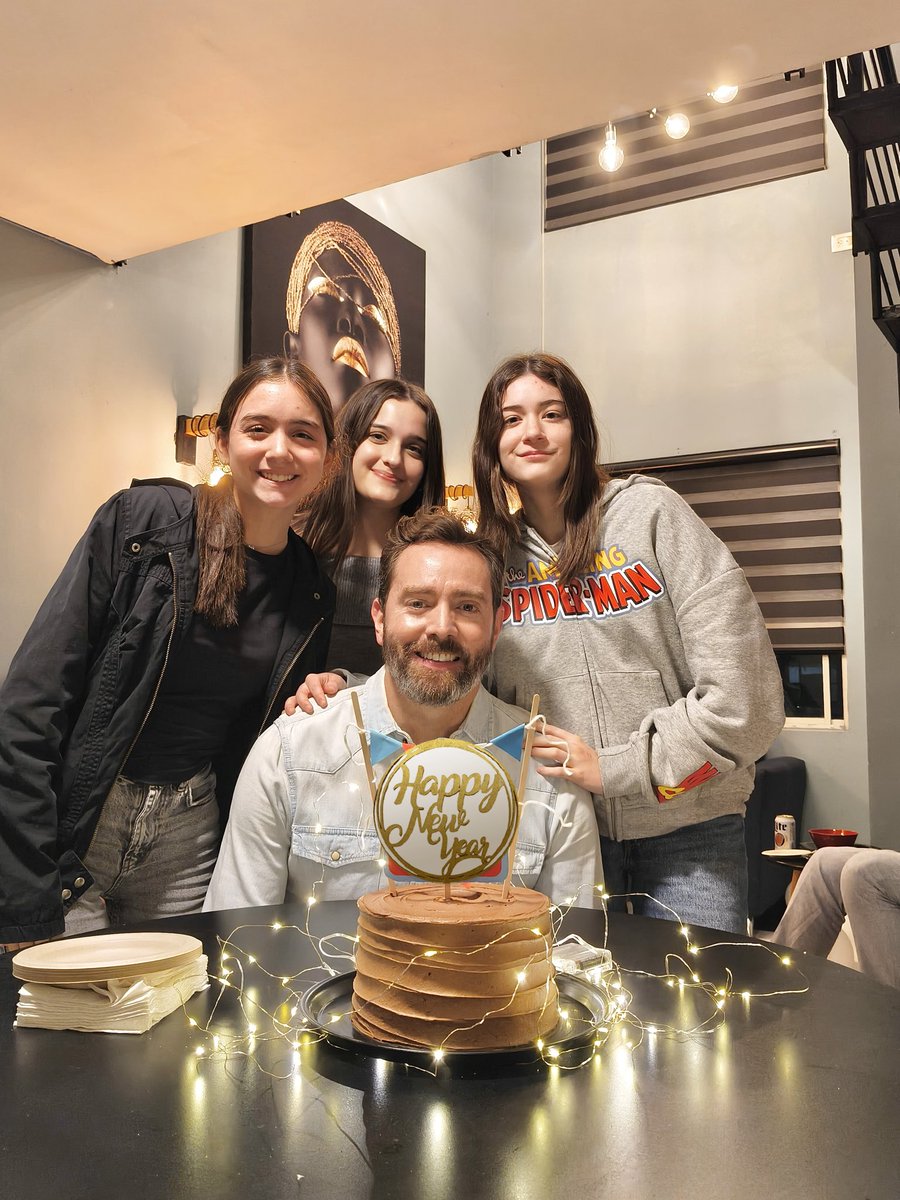 CarlosPalomoF's tweet photo. 🥂 #Cheers !!!... #Family #MMMOstras ... https://t.co/056yIFRQg5