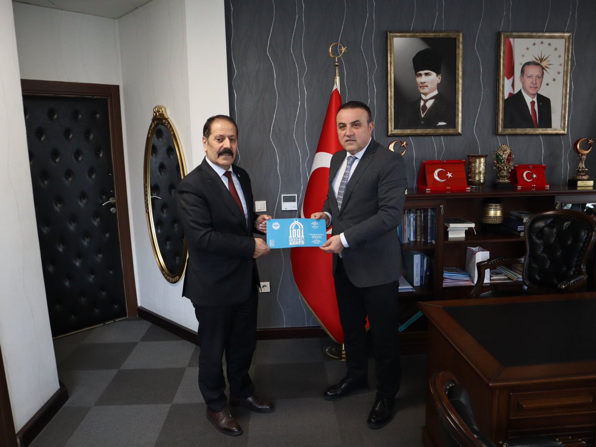 kedfe_org's tweet photo. Federasyon Başkanımız Sn Tekin Dursun ve Yönetim Kurulu üyelerimiz; Kocaeli İl Millieğitim Müdürümüz Sn Emrullah Aydın’ı ziyaret ederek; 8 Mart’ta Gerçekleştirilecek olan 1001 Hatim Dua Programına Davet ettiler. Kıymetli Müdürümüze kabulleri ve için teşekkür ederiz… https://t.co/5yEJpBz692