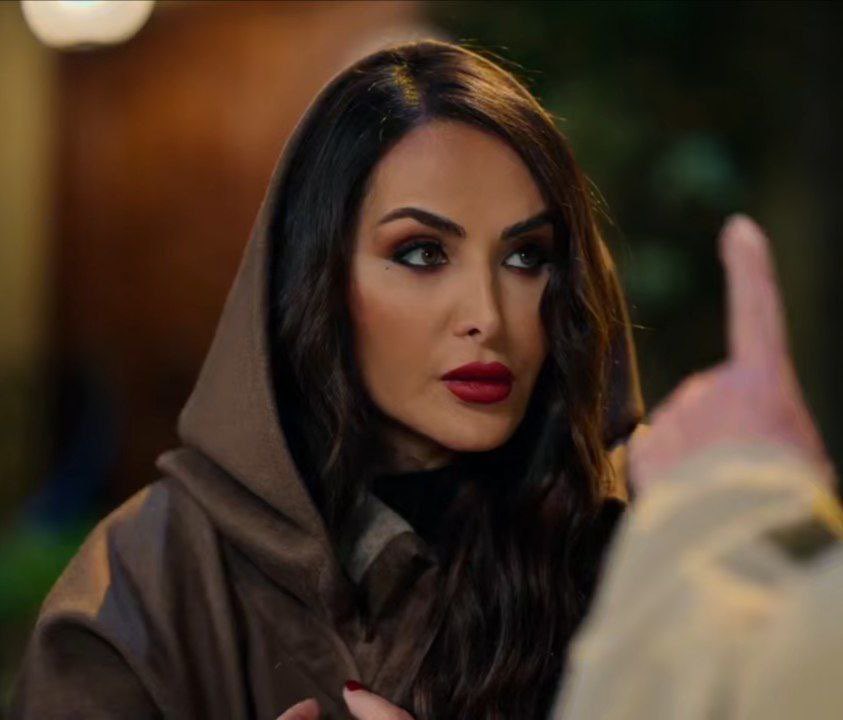 ammaralbarri's tweet photo. حضور مميز للنجمة #قمر_خلف بمسلسل #مولانا واشتقنا نشوفها على الشاشة بهيك ملامح طبيعية وتعابير متماسكة 👏🏼👏🏼

وفوق هاد كله اسمها #فاتنة يعني اسم على مسمى. لكن يبدو عندها قصة مخباية والله يستر منها ومن علاقتها مع العقيد 🤷🏻‍♂️💁🏻‍♂️

#عمار_البري @CedarsArt @MBCShahid https://t.co/yk7VaHv0VR