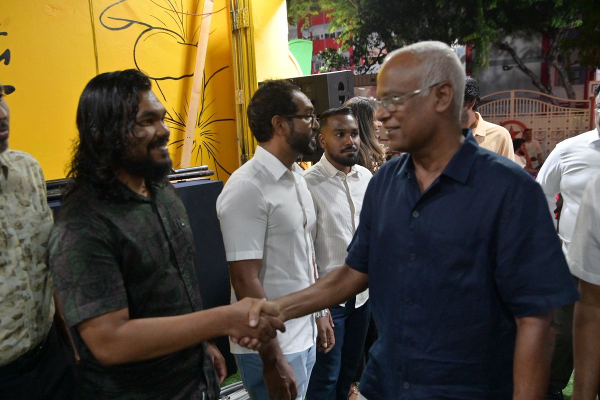 އެމްޑީޕީގެ މޭޔަރ ކެންޑިޑޭޓް މޭޔަރ <a href="/adamazim/">Adam Azim, Mayor of Male’ City</a> ގެ ކެންޕެއިން ހަރުގެ ޖަލްސާ ކުރިއަށްދަނީ.
ިމި ޖަލްސާގައި ރައީސް <a href="/ibusolih/">Ibrahim Mohamed Solih</a> އާއި ޗެއަރޕާސަން <a href="/mpgapo/">Abdul Gafoor Moosa</a>، އެމްޑީޕީގެ އިސްވެރިންނާއި ކެންޑިޑޭޓުން ބައިވެރިވެ ވަޑައިގަންނަވާ. 

#HeyvallaThayyaru 
#GearUp
#LCE2026
#WDC2026
#VoteMDP