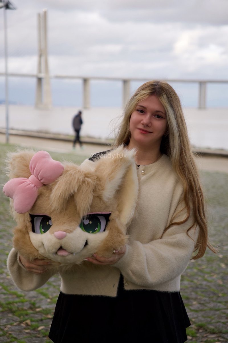 candyyfox's tweet photo. Fursuit / No fursuit https://t.co/bWCn0Yhze5