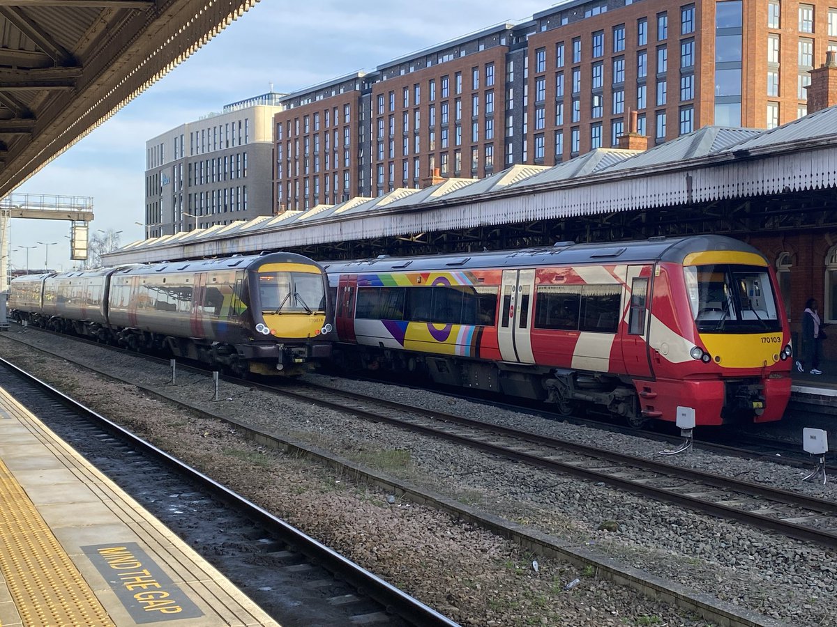 loypass_SCCar's tweet image. 🚈🌈 @CrossCountryUK Pride - then and now.
#class170