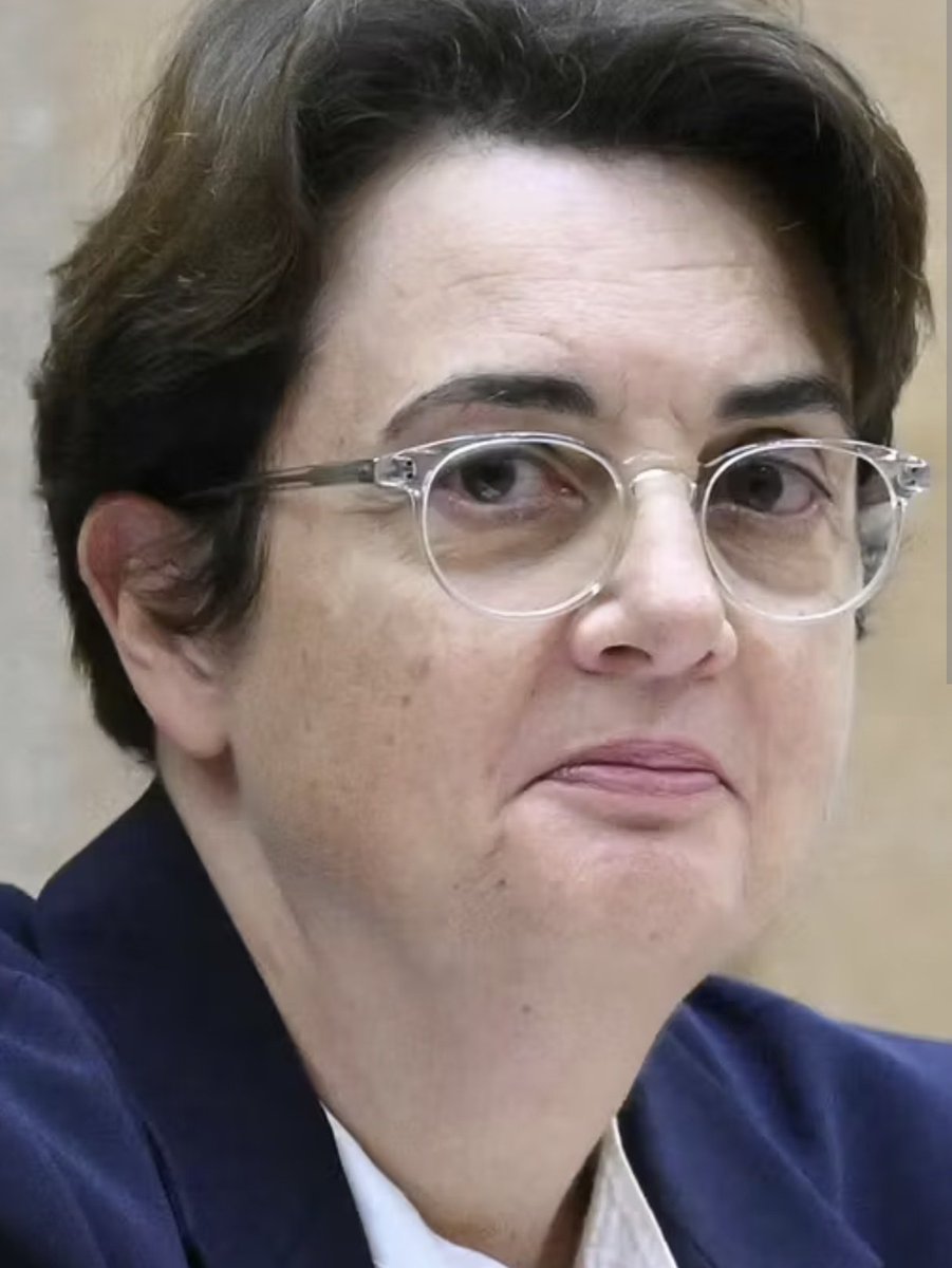 #LaurenceDesCars, le #Louvre :
Elle a ruiné le plus grand musée du monde, elle a dépensé sans compter l'argent des Français pour des cocktails et des petites sauteries entre amis de gôôôche.
Aujourd'hui, elle se casse en laissant SA merde derrière, comme le fera #DelphineErnotte