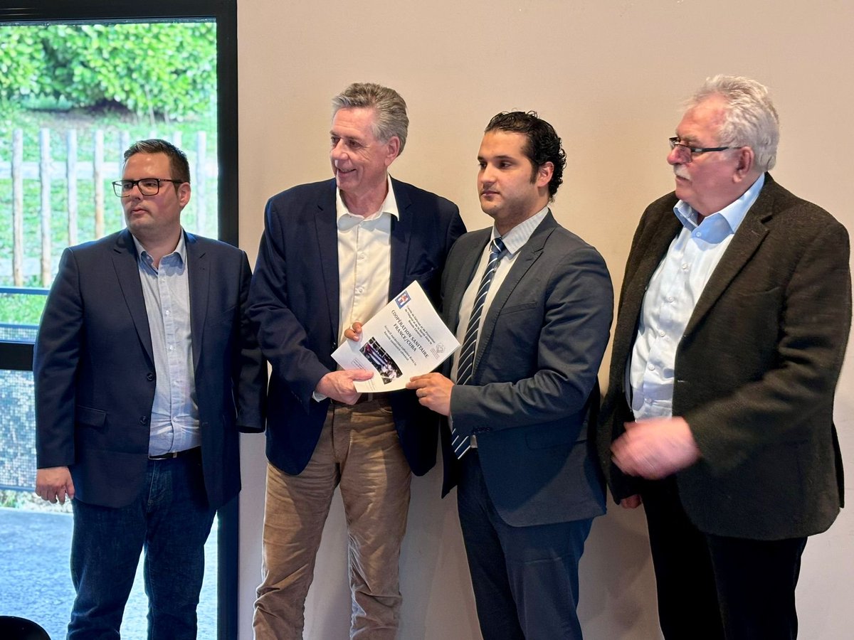 🇫🇷🩺🇨🇺Des communes de la région #Occitanie renforcent leur intérêt pour la coopération médicale cubaine bit.ly/40oXesK

📌Comunas francesas de la región de Occitania refuerzan su interés en la cooperación médica cubana bit.ly/4kPGJ2i

#CubaPorLaVida <a href="/MINSAPCuba/">Ministerio de Salud Pública de Cuba</a>