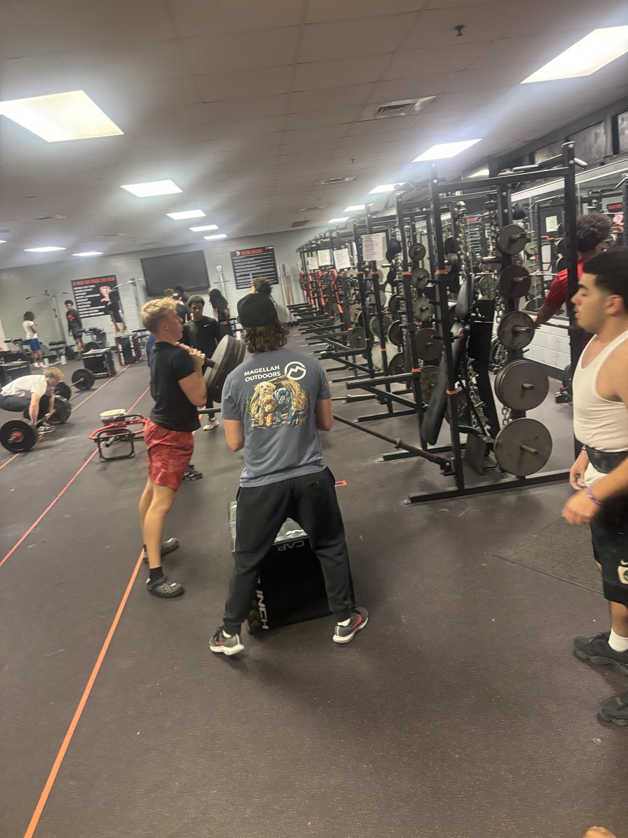BayHighFball959's tweet photo. The Tornadoes put in work on Harrison Ave this morning!!! If all goes well this week they will get their Bay High gear back next Monday!!!
#BOLD
#YOUvsYOU
#RESPECTthePROGRAM https://t.co/aWsh9FAouX
