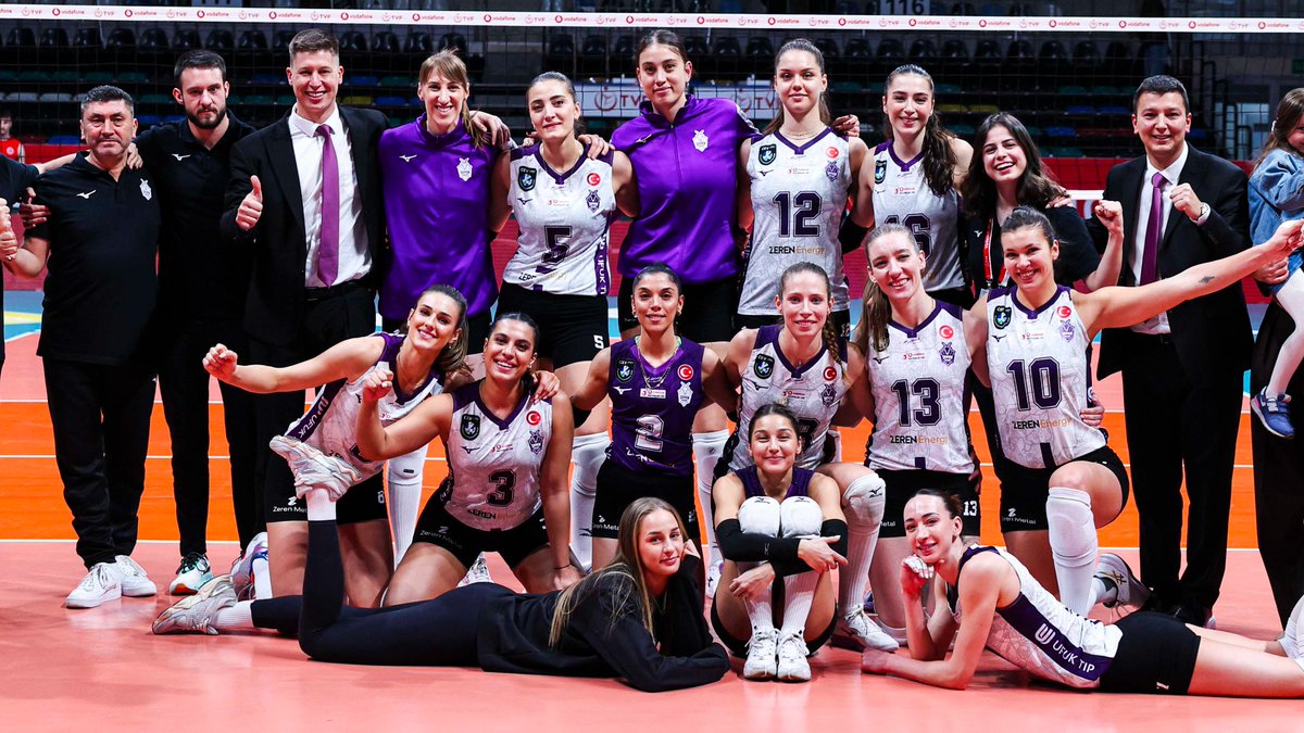 🇹🇷 Şampiyonlar Ligi'nde 4 Türk takımı da çeyrek finale yükseldi

🔵 Fenerbahçe
🟡 Vakıfbank
🟠 Eczacıbaşı
🟣 Zeren

📌 4 temsilcimiz de çeyrek finalde birbiriyle eşleşmedi.

📌 Temsilcilerimiz çeyrek finali geçerlerse Final Four, 4 Türk takımından oluşacak.