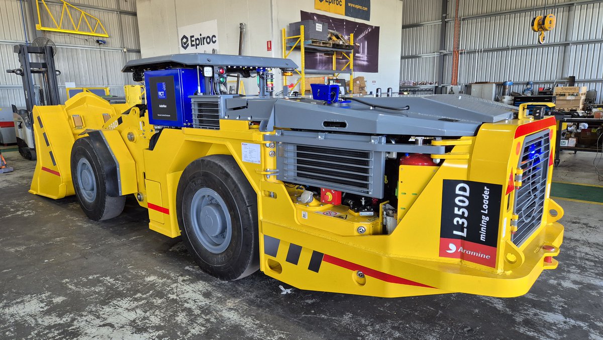 im_mining's tweet image. .@RCT_HQ’s #AutoNavTele is enhancing #narrowveinmining at @VertexMinerals' #Reward #goldmine. The #agnosticautomation tech has been installed on the @Araminegroup #L350D loader, which recently arrived from France to @epirocgroup's Orange Service Centre shorturl.at/Gt64C