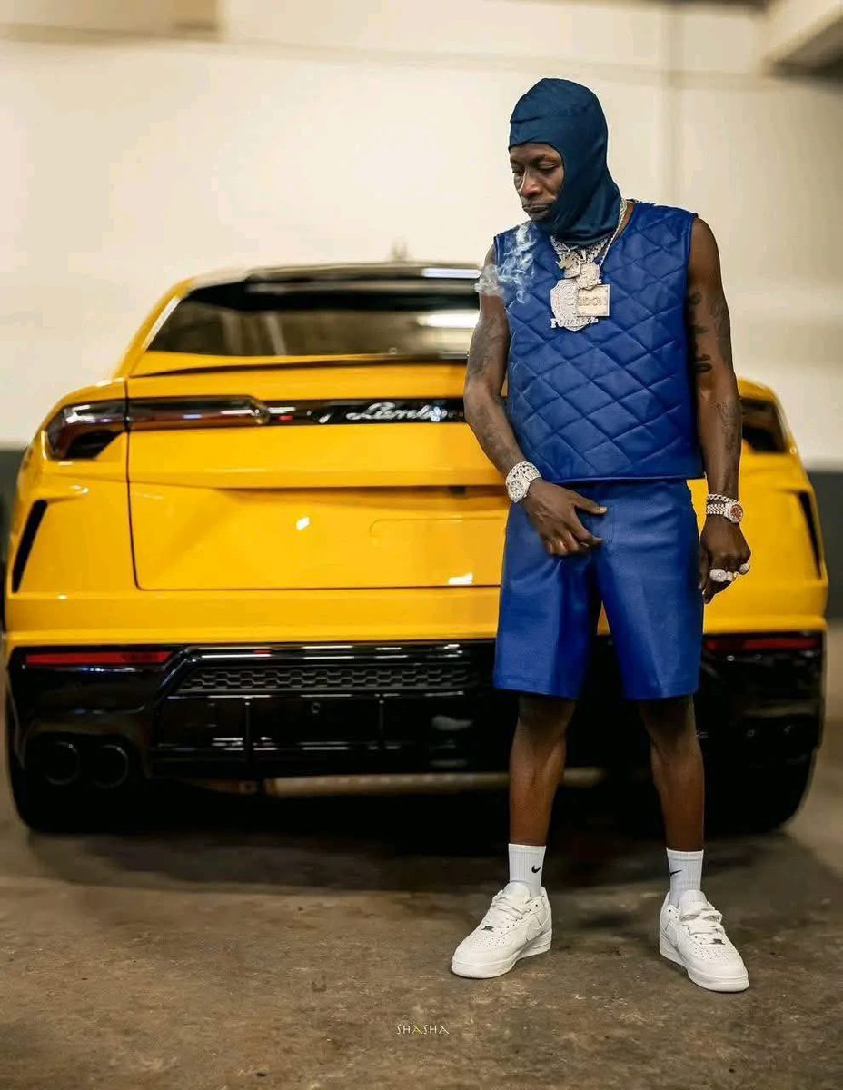 cdrafrica's tweet photo. 🇬🇭 BREAKING : 

Captain Smart challenges the EOCO boss to release the FBI statement clearing Shatta Wale’s Lamborghini, claiming the U.S. agency confirmed the car was legally purchased and shipped to Ghana, but alleging fear of embarrassment has led EOCO to continue holding the vehicle.