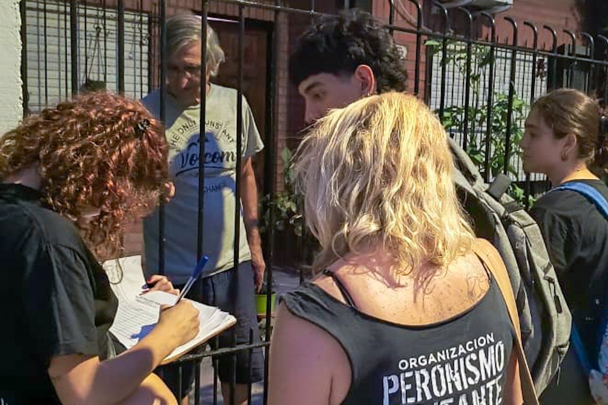GallegoPM's tweet photo. Estuvimos caminando cada barrio de San Miguel, casa por casa, con cada afiliado y afiliada del Partido Justicialista. https://t.co/OFmtWVPvU6