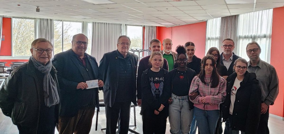 Lycée de Chamalières tweet media