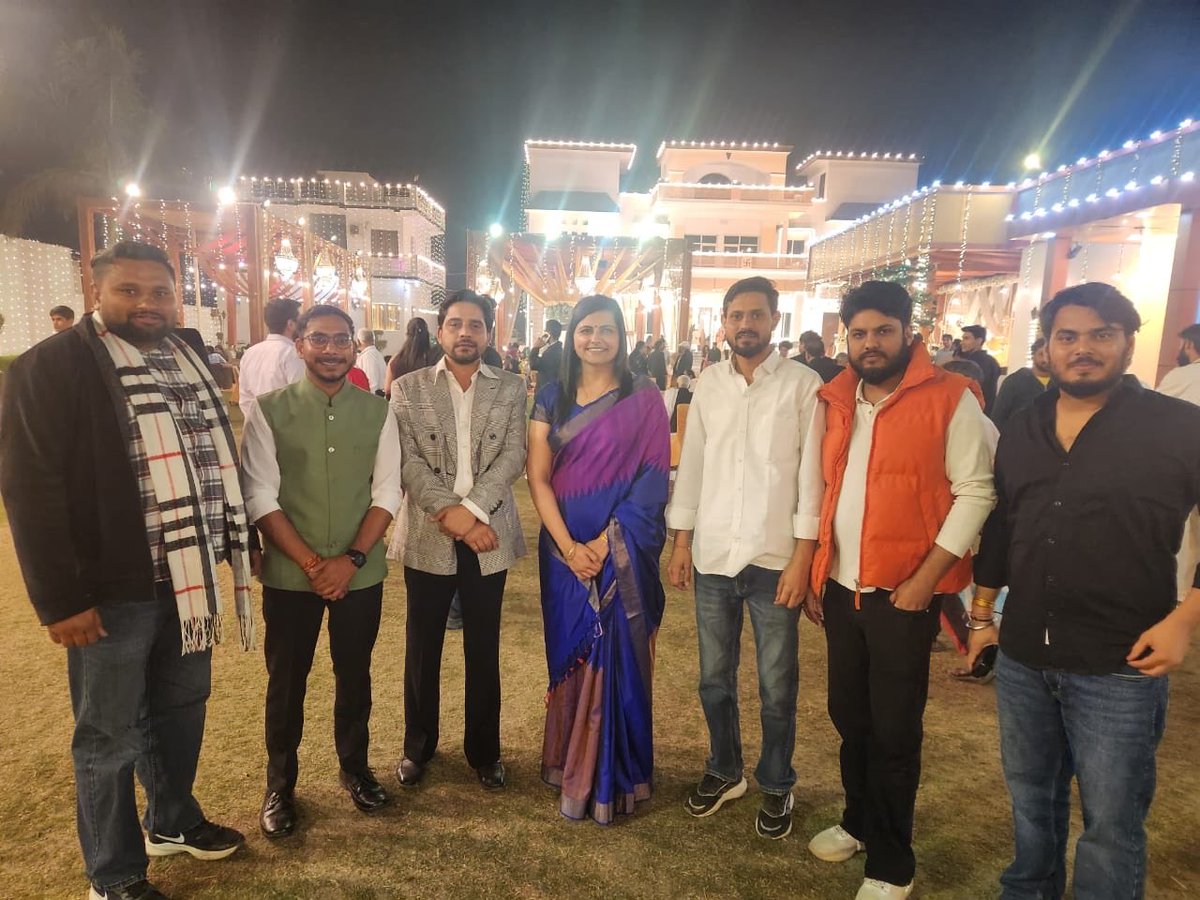 पूर्व छात्रसंघ अध्यक्ष प्रिय भाई #अभय_तालियाँन के विवाह समारोह में शामिल होकर अपनी शुभकामनाएं प्रदान की व पुराने समय के साथियों से सुखद मुलाक़ात हुई एव छात्र जीवन की यादें ताजा हुई।

<a href="/RLDSpeaks/">RLD Media & Communications</a> <a href="/jayantrld/">Jayant Singh</a> <a href="/cmbjpup/">Dr. Chandra Mohan</a> <a href="/idharampalsingh/">Dharampal Singh</a> <a href="/Bhupendraupbjp/">Bhupendra Singh Chaudhary</a> <a href="/DrSangwanRLD/">Dr. Rajkumar Sangwan</a> <a href="/MohitBeniwalBJP/">Mohit Beniwal</a>