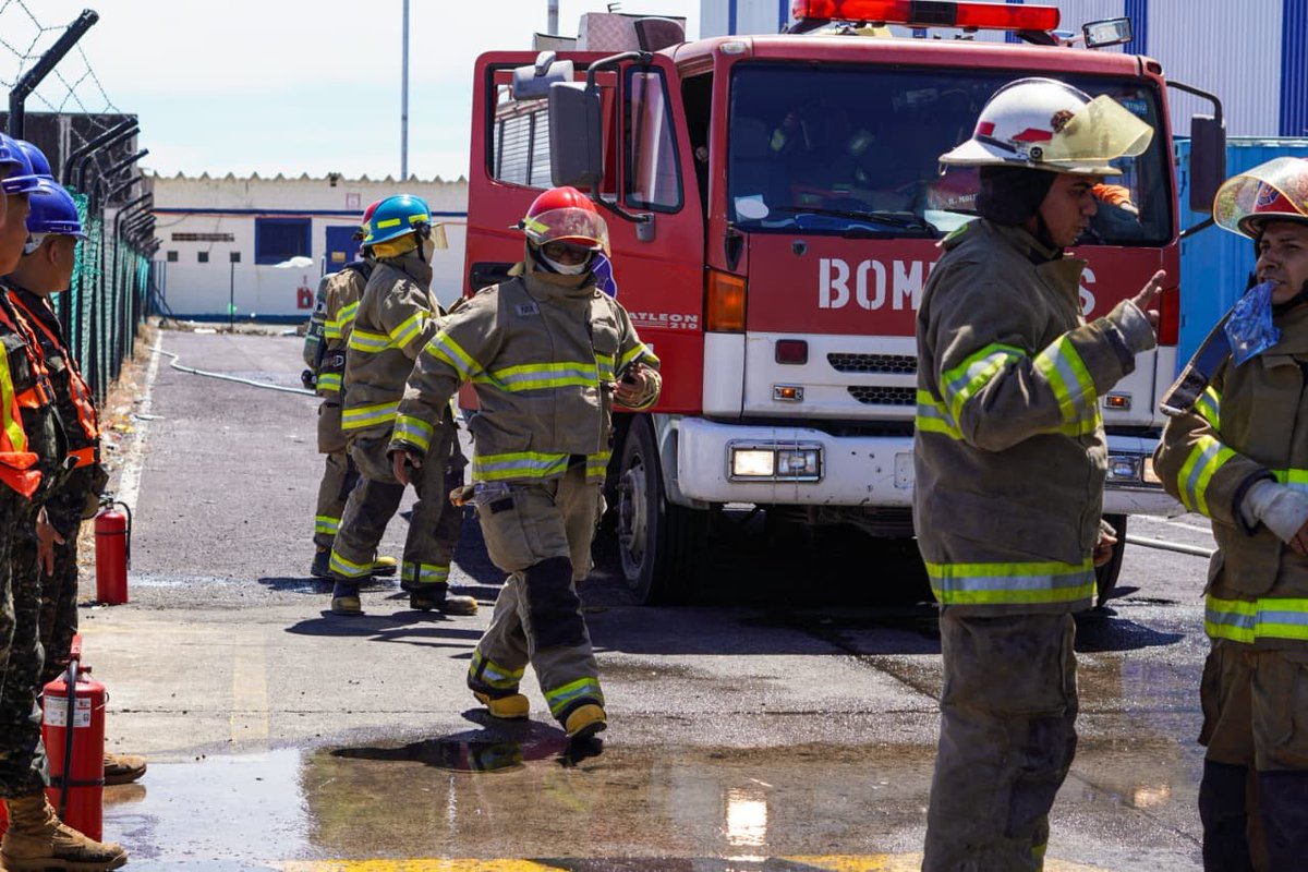 INCENDIO EN BODEGAS DEL PUERTO CORSAIN, EN LA UNIÓN, YA ESTÁ CONTROLADO

Las extensas columnas de humo que se observaban han disminuido y no hay riesgo activo de fuego. 

Gracias a la rápida acción de los equipos del Cuerpo de Bomberos y de las instituciones del Sistema Nacional