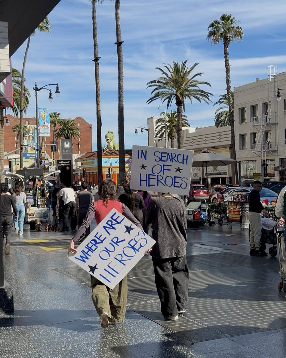 hello82 LA tweet media