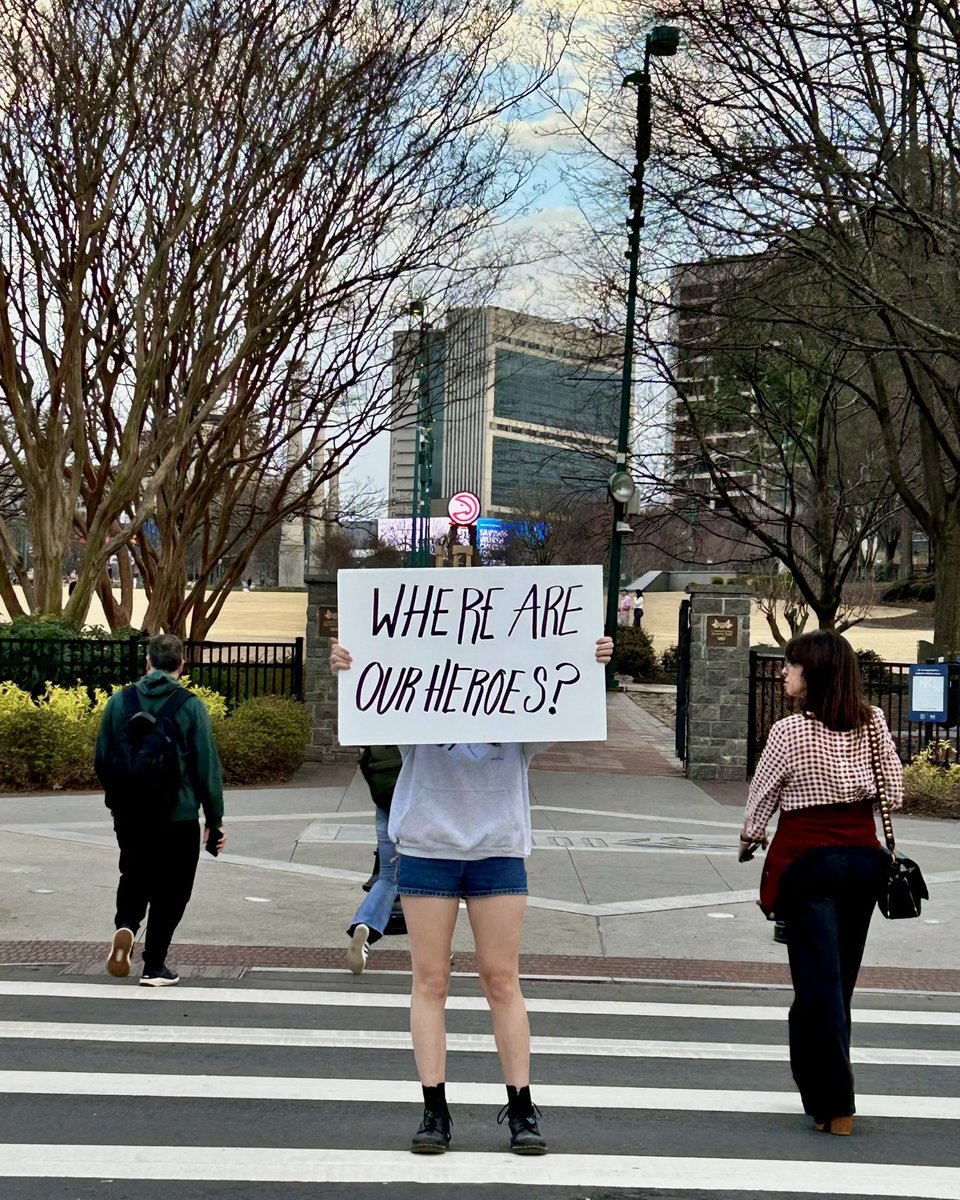 hello82 ATLANTA tweet media