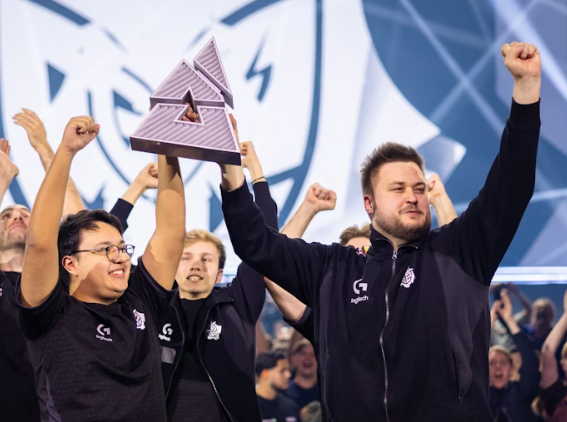 Łukasz Pożyczek tweet media