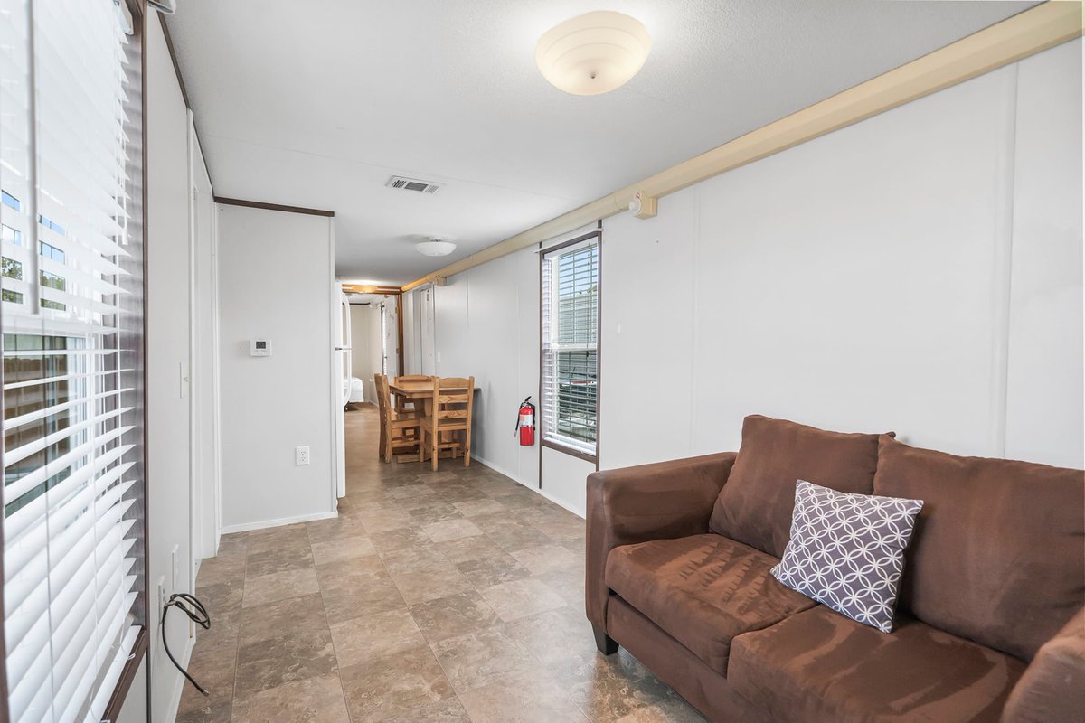 ResidenceRv's tweet photo. Availability Now ⏰ Weekly rates starting at $240 per week
Contact us at 281-367-7355 
 🏠🏠Fill out an application on our website https://t.co/Vh9ZCnP4U7 to get started
#ConroeLiving 
#Conroe
#TXLiving https://t.co/TZVaqaJfiU