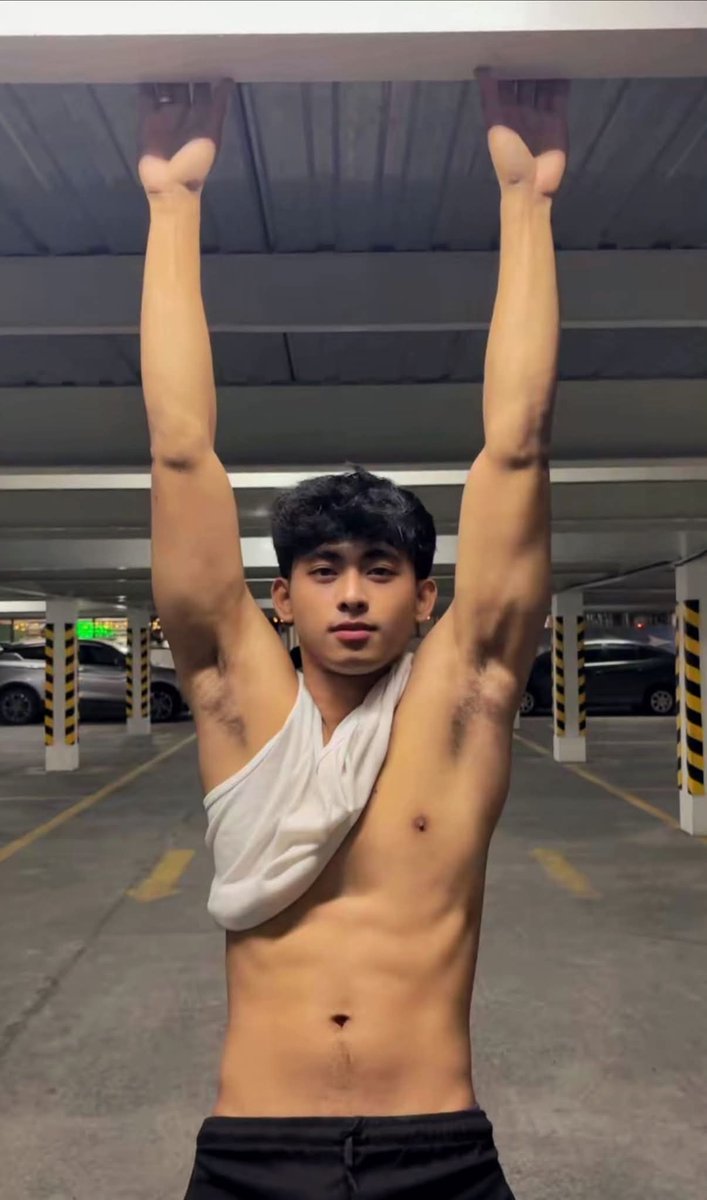 Sarap parang i bdsm si Paps Jolo.