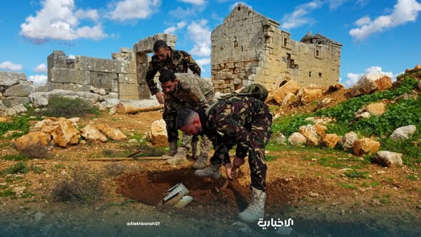 QalaatAlMudiq's tweet image. #Syria: when ancient heritage meets modern warfare.

📸 Ruwayha - S. #Idlib.