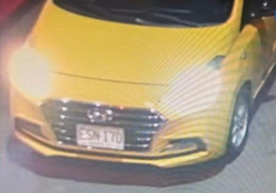 Un joven se acercó al Gaula a decir que manejaba este taxi y que había sido también víctima de secuestro como Diana Ospina. Lo llamativo es que en 2024 fue capturado en un hecho similar. Tiene antecedentes por hurto, calificada, agravado y lesiones personales.