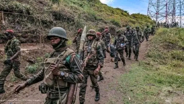 Hommages à nos vaillant forces armées <a href="/Watch_FARDC/">Watch Congolese Army #FARDC</a> 🙌🏽 #BendeleEkweyaTé 💪🏾