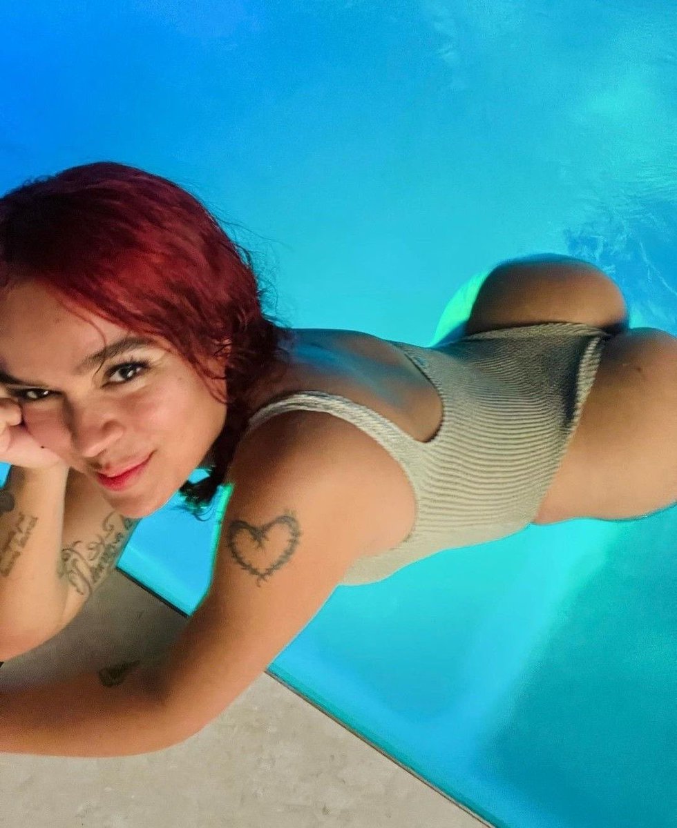 Access Karol G tweet media