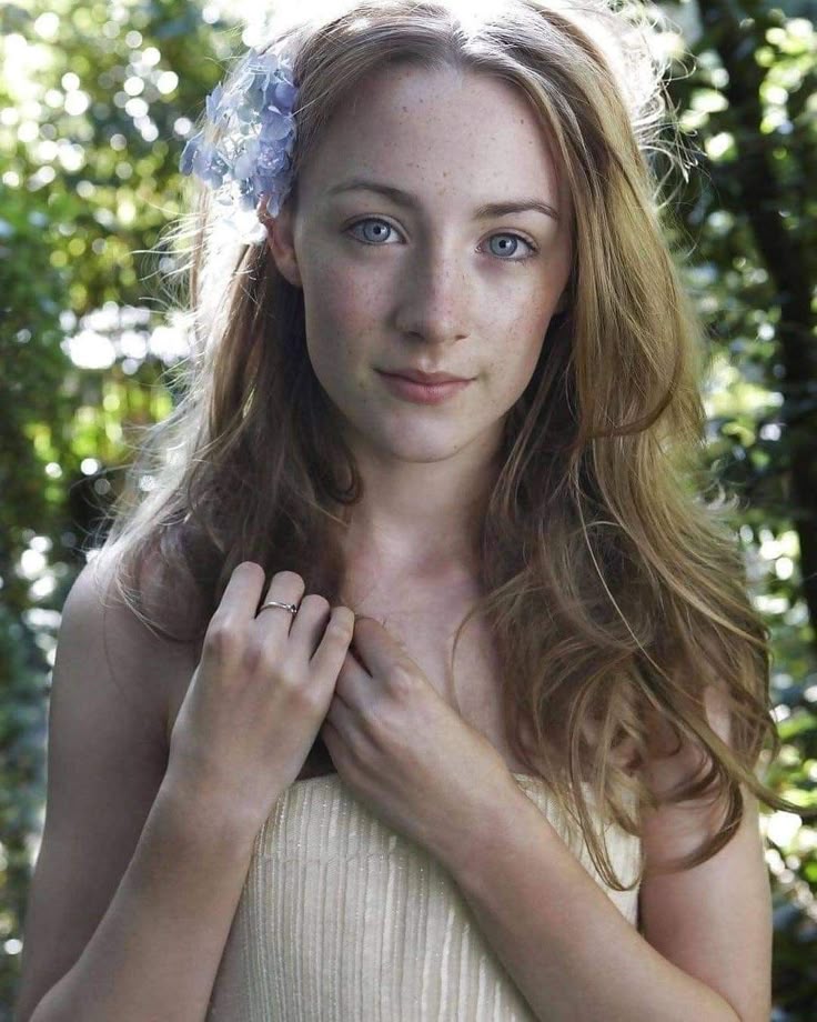 Saoirse Ronan Source tweet media