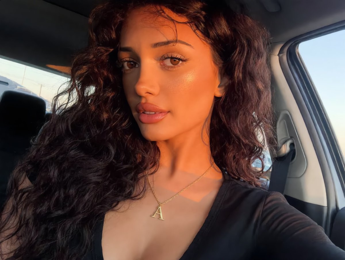 AMurphy68228's tweet photo. On my way to Chicago ! 
Something spicy is coming , stay tuned 💕
Fanvue link in bio 🔗
#NSFW #FanvueModel #AdultContent #PremiumContent https://t.co/G7qYMikHn9
