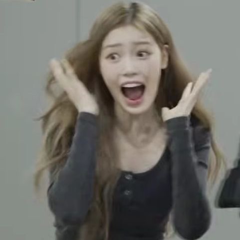 maisumez's tweet photo. AHHHH IZNA COMEBACK IM SO SCARED https://t.co/ydPOpHQKyK