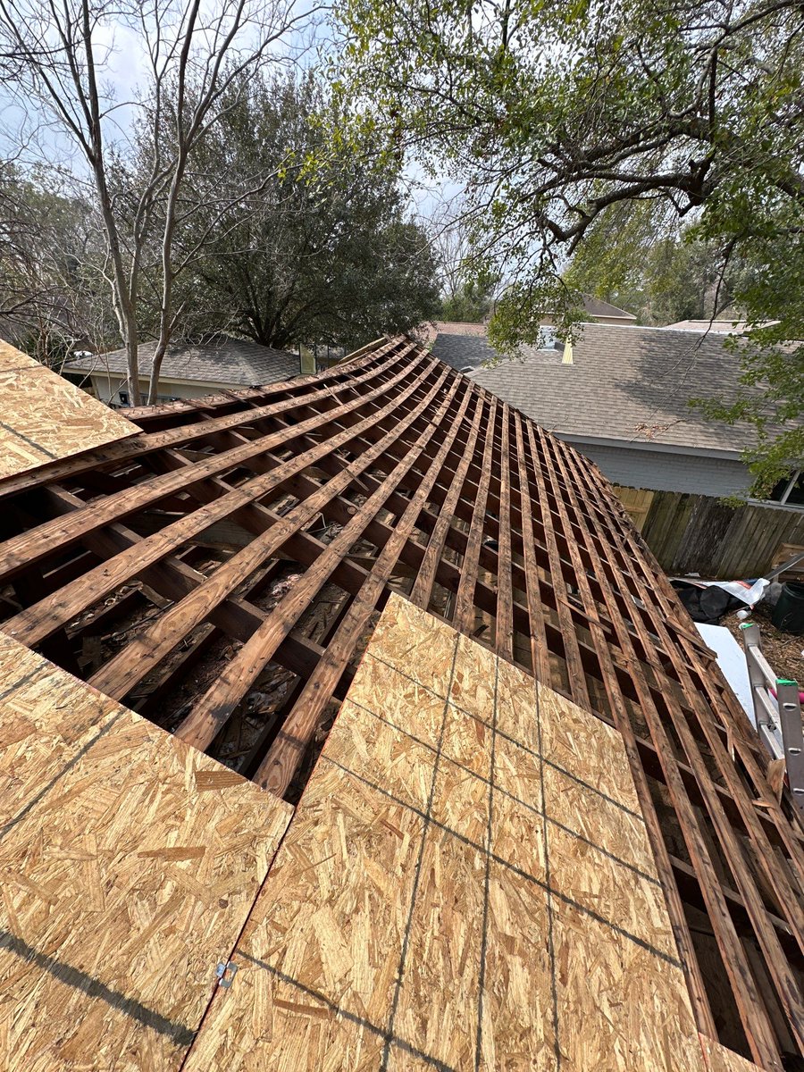 reignroofing's tweet photo. New Roof in Houston TX

During this project, we discovered that the existing shingle roof had original wood shake shingles underneath.  This roof needed installation of new decking down to the rafters to ensure a safe, long-lasting roofing system.

https://t.co/UFFC38FMCR https://t.co/T9K5A3jVWl