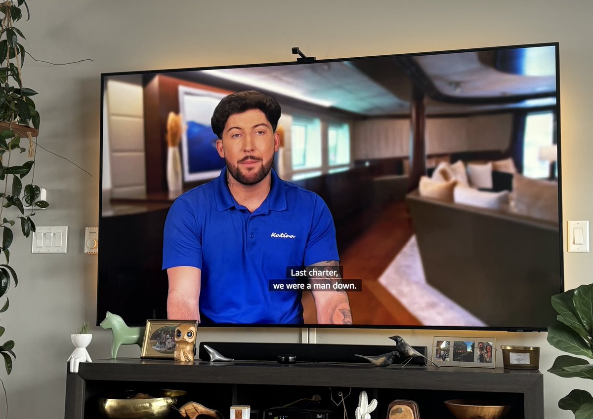 RickZhampagne's tweet image. I just feel like if Mike had real friends, someone would’ve told him that hair is a chop… 🙈

I just cannot take him serious with that bouffant?  It’s confusing and deeply unflattering lol 🤷‍♂️👀 

#BelowDeckDownUnder ⚓️