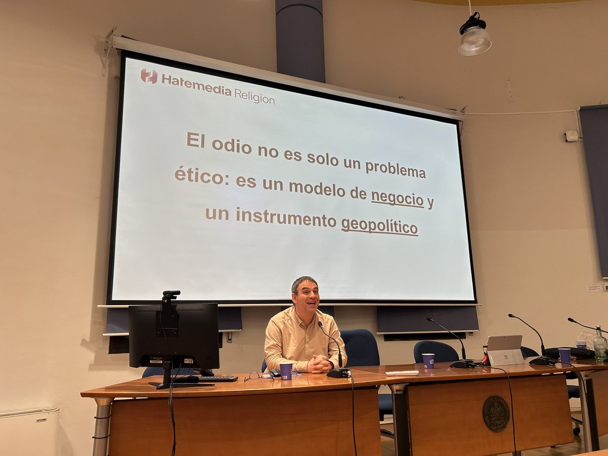 Grado en Periodismo (Universidad de Valladolid) tweet media