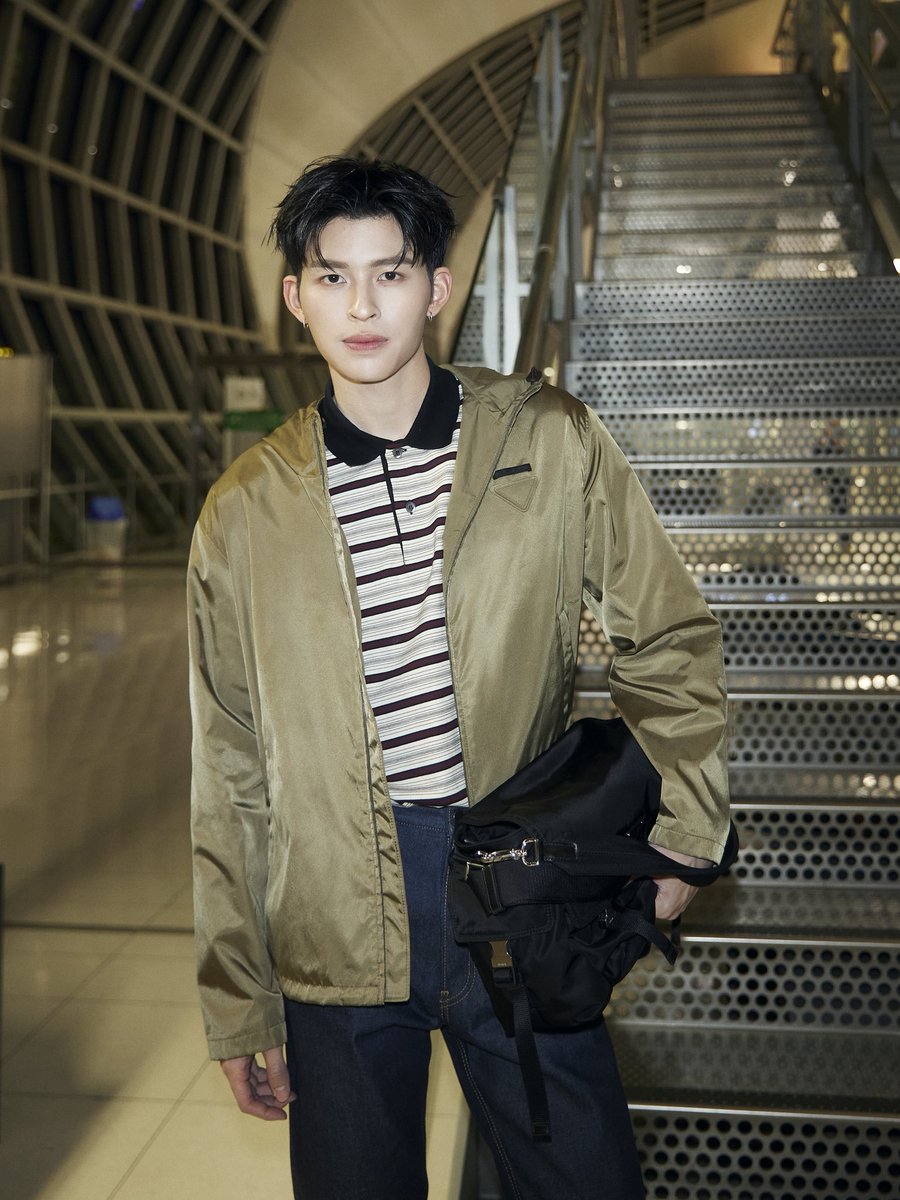 #BAZAARTakeoff ออกเดินทางสู่มิลานไปกับ #NamtanTipnaree และ #Ppnaravit สองนักเเสดงรุ่นใหม่ที่เตรียมเข้าชมแฟชั่นโชว์ Prada คอลเลกชั่น Fall Winter 2026 ซึ่งจะจัดขึ้นในวันที่ 26 กุมภาพันธ์นี้ เวลา 20.00 น. (ตามเวลาประเทศไทย) 

#Prada
#PradaFW26 
#BAZAARThailand