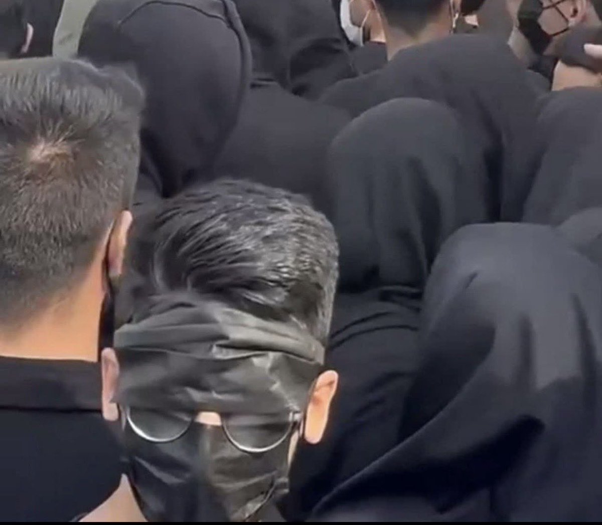 🟥☫🟩ازاده امینی tweet media