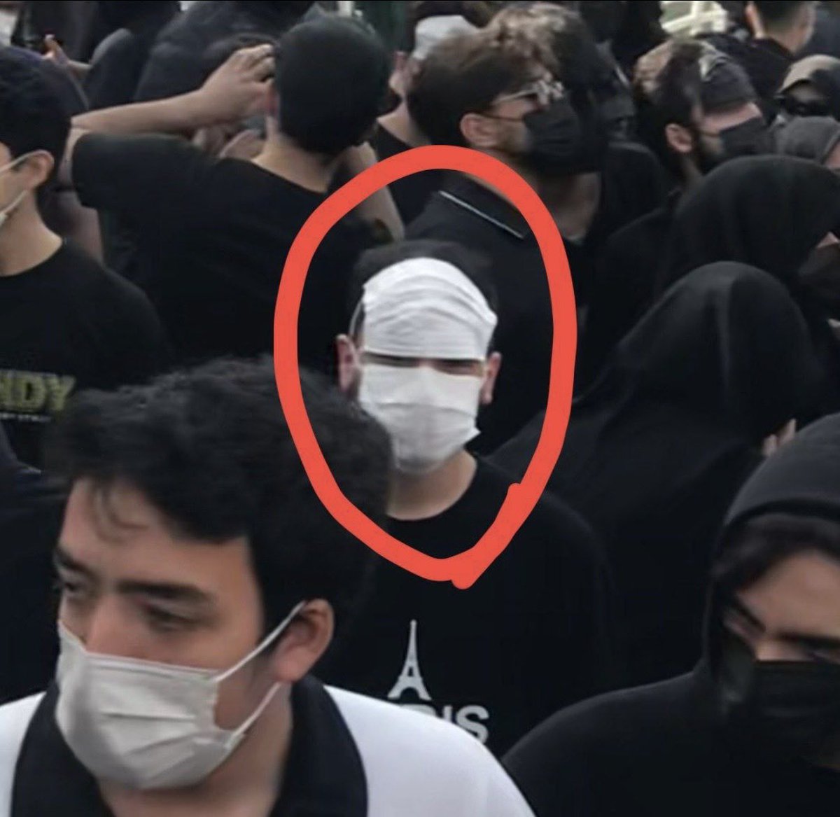 🟥☫🟩ازاده امینی tweet media