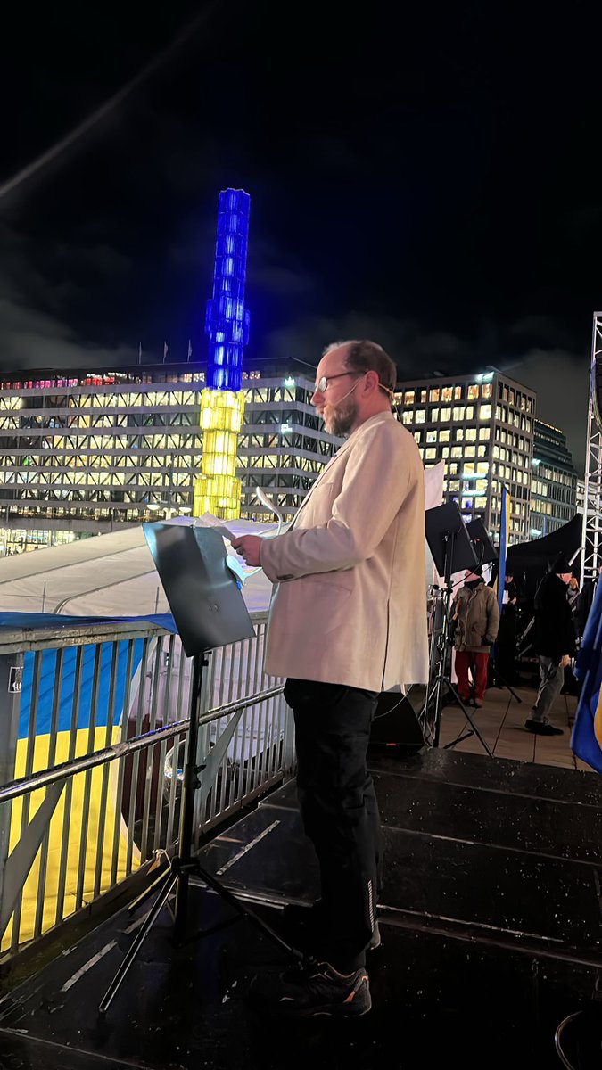 Supporting Ukraine is not charity. It is self‑defence. It is solidarity in practice. It is defending the European peace order. As long as Ukraine stands – Europe stands. // Take Aanstoot, grundare för volontärorganisationen Blågula Bilen
<a href="/storklompen/">Take Aanstoot 📎</a> <a href="/BlagulaBilen/">Blågula Bilen</a>