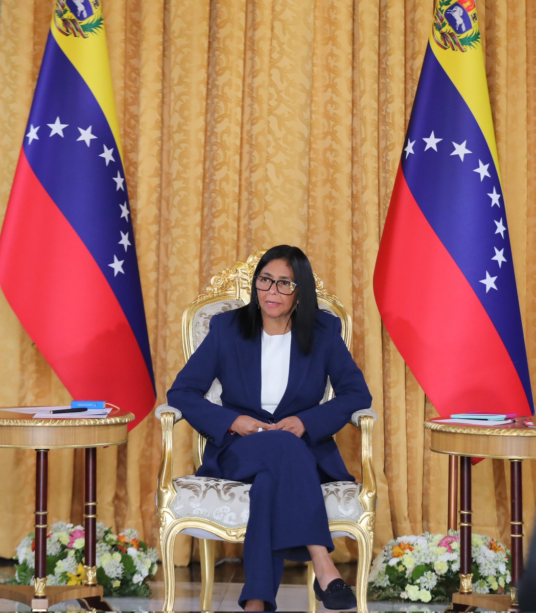 Gabriela_Guerr4's tweet photo. El rostro de la mujer que lleva las riendas por encargaduria de Venezuela.✌🏽❤️

¡Nosotros Venceremos!

#BringThemBack #LosQueremosDeVuelta #Venezuela #FreeMaduro https://t.co/hGDShVKZQp