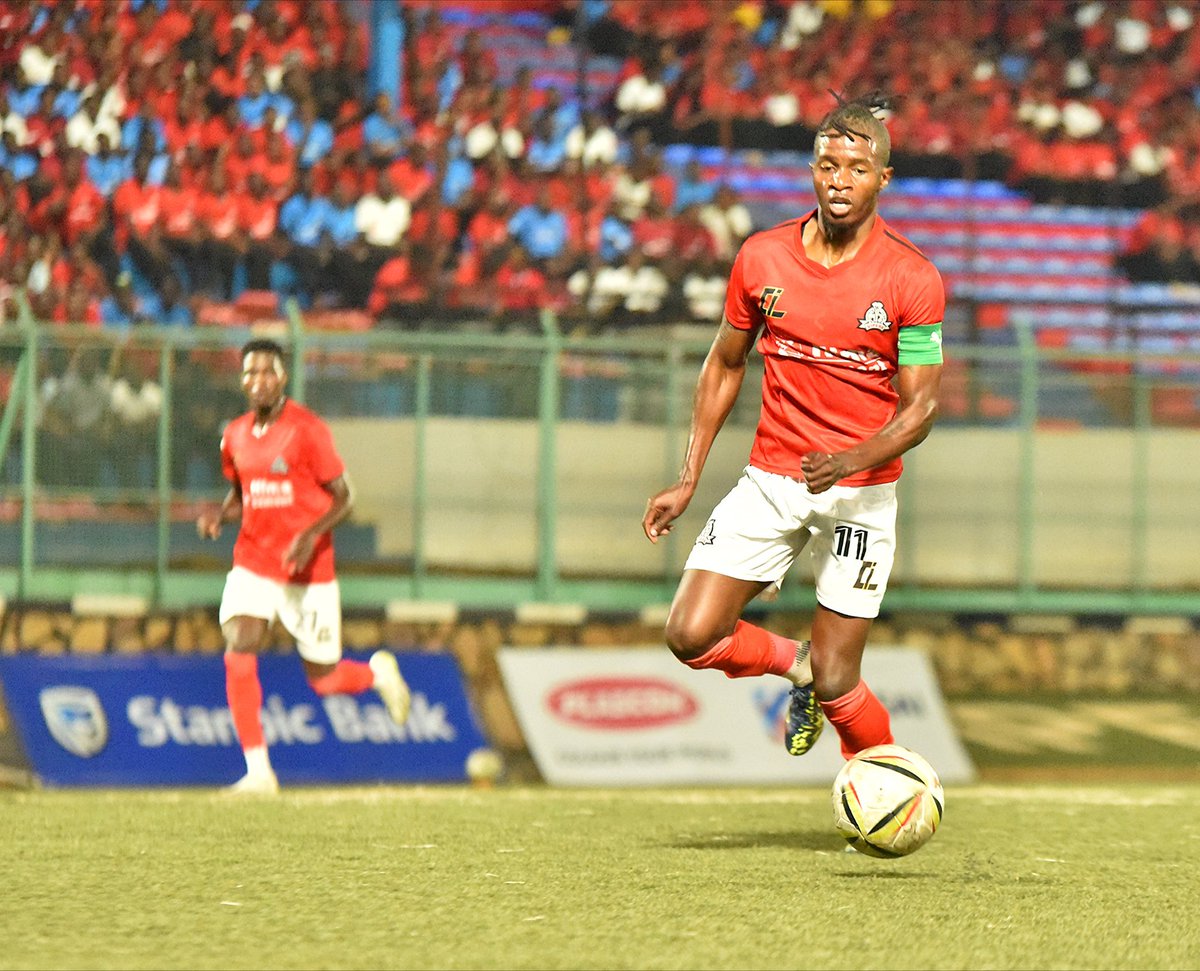 VBugerere's tweet photo. #StanbicUgandaCup | #R32

54' 

Goal Alert 

Milton Karisa 

@VipersSC 5-0 Pajule Lions 

⚽⚽ Abdul Karim Watambala 06' 33'
⚽ Usama Arafat 21'
⚽ Milton Karisa 45'

#VoBUpdates | #LivefromKitende 

@FUFAUgandaCup @Jackshots24 https://t.co/xRWi5LmWfT