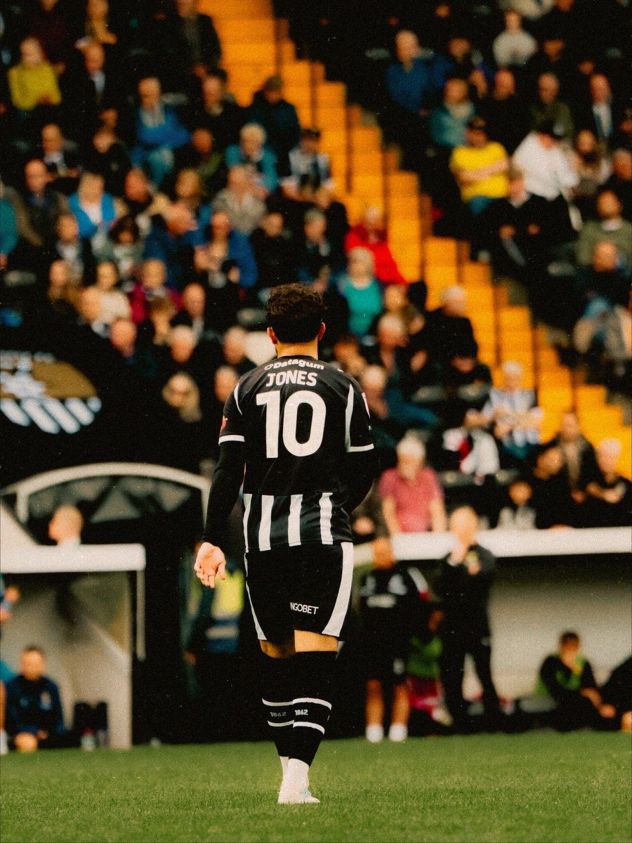 Jodi Jones tweet media