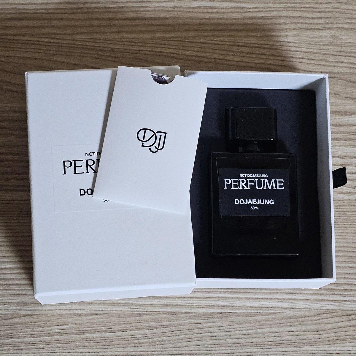 S__ALOHA__2's tweet photo. 엔시티 도재정 향수 양도
NCT DOJAEJUNG EAU DE PERFUME
단체 오드 퍼퓸

향수 풀박스 포카 포함 - 8.0
(단순개봉, 시향)
https://t.co/6X20KW4zSl

wts DJJ jaehyun doyoung jungwoo group ver nct127 도영 재현 정우 sell poca pc https://t.co/zxsUmEEMX5