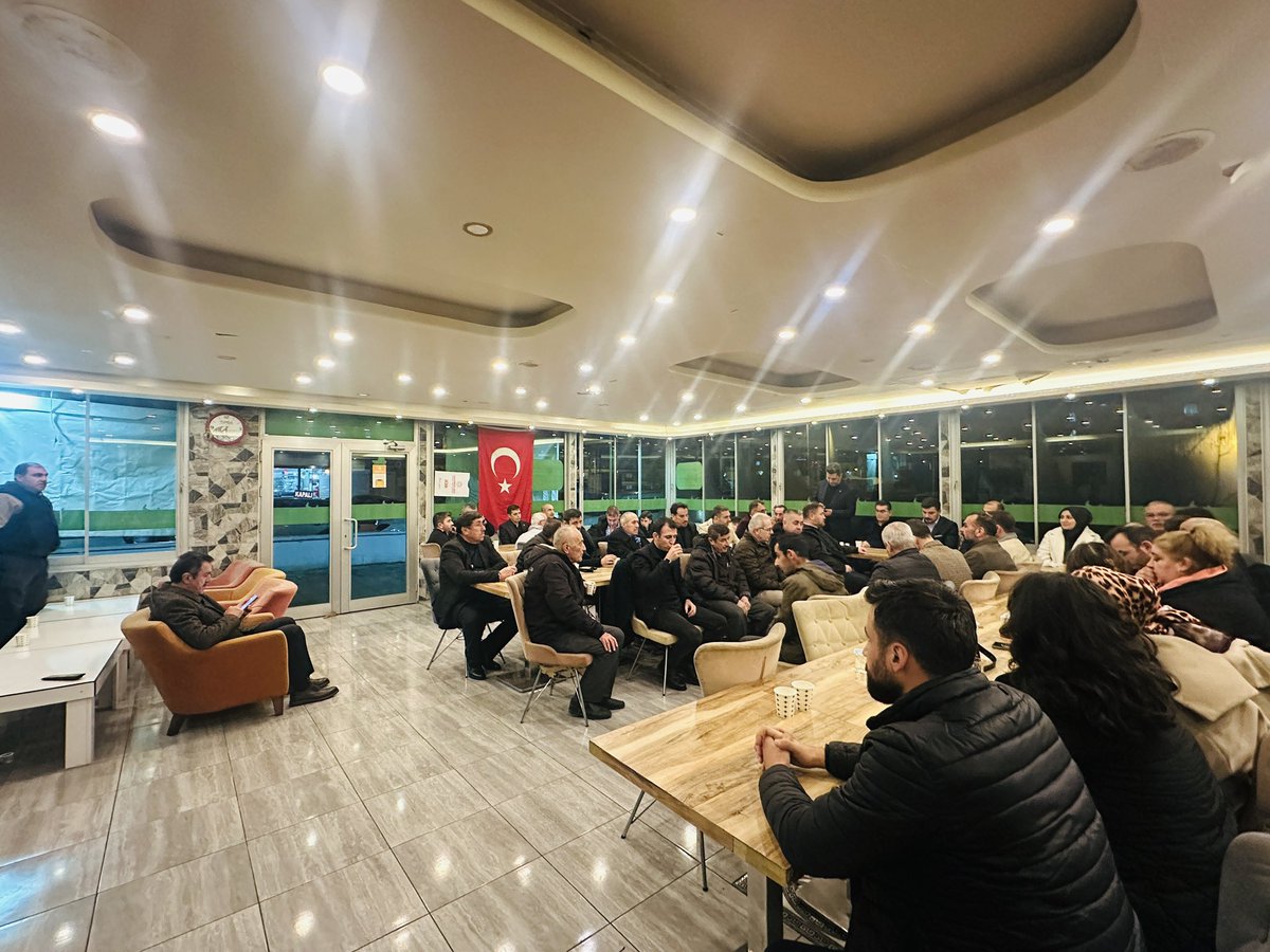 Haftalık Olağan İlçe Yönetim Kurulu Toplantımızı İlçe Başkanımız Sn. <a href="/Fatih__Bildik/">Fatih BİLDİK 🇹🇷</a> Başkanlığında, İl Koordinatörümüz Sn. <a href="/buraknehir/">Burak Nehir</a> ‘in katılımlarıyla gerçekleştirdik.

#KalbimizAltındağ 

<a href="/hakanhanozcan/">Hakan Han ÖZCAN 🇹🇷</a>