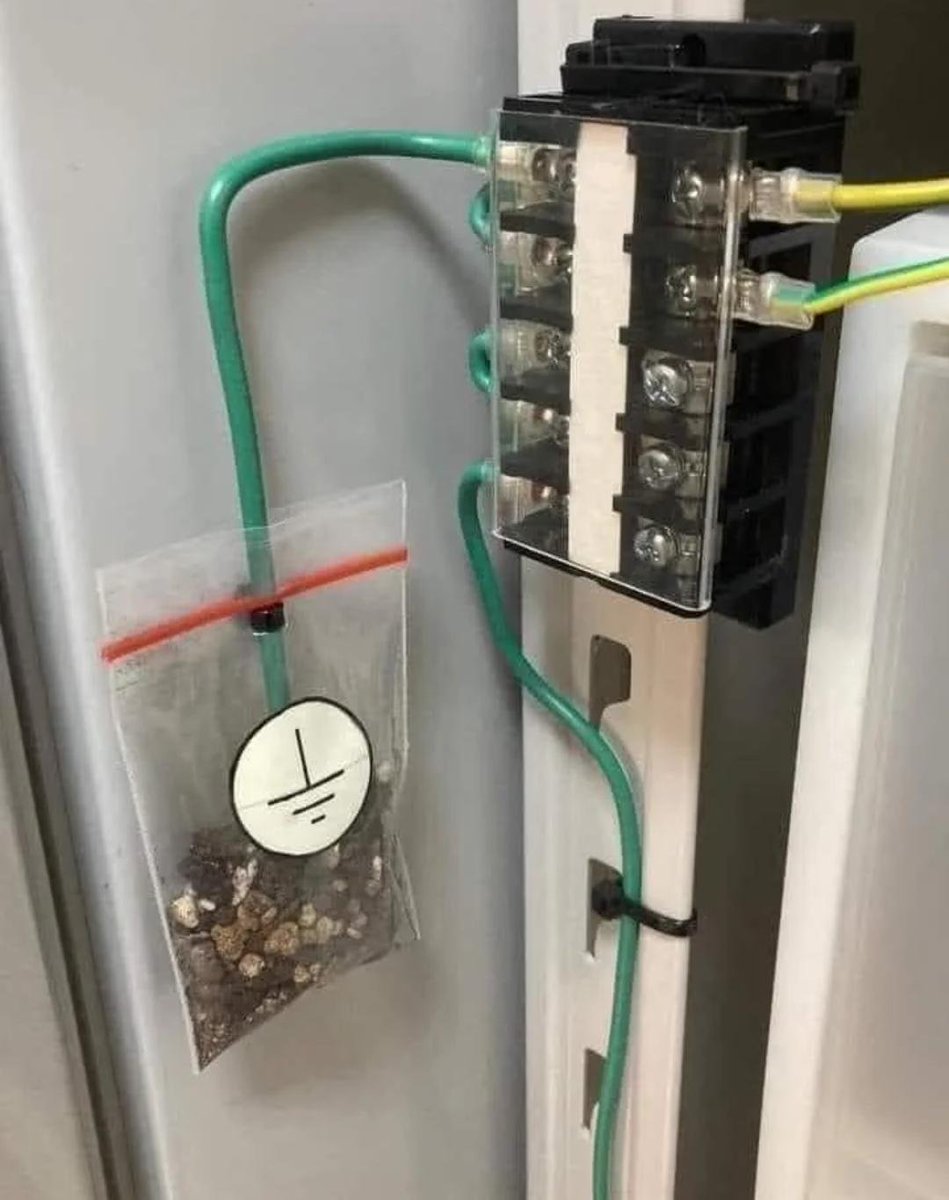 MalwareHunterTeam tweet media