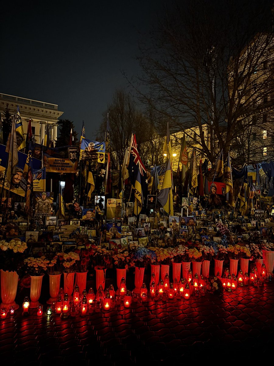 Pathetic_Cretin's tweet photo. Як би я хотіла щоб це все з нами ніколи не траплялось https://t.co/lbFRTMYmAt