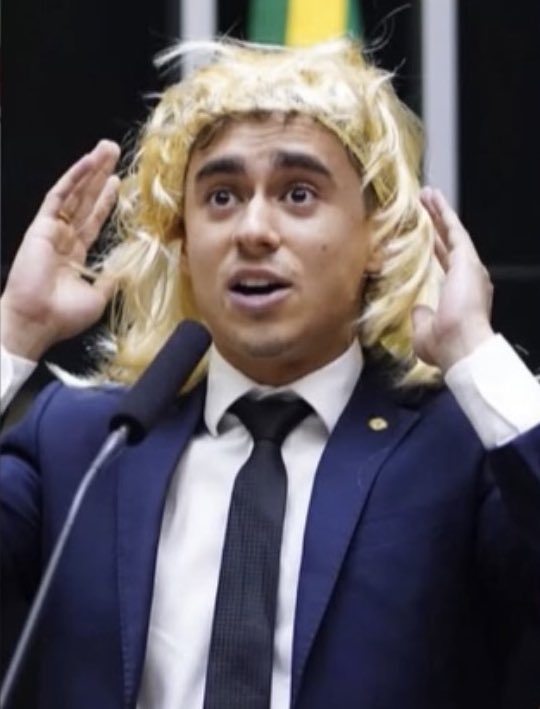 Os salários dos servidores públicos no Brasil:

R$15.000                  //             R$46.366,19