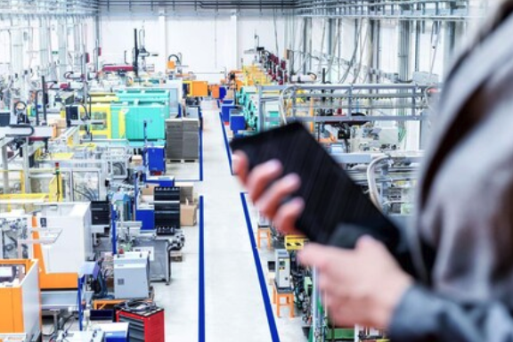 Discover how to make the transition to smart manufacturing. Our on-demand webinar simplifies the steps and shares how successful companies have navigated their smart manufacturing transformation. go.solidworks.com/BJ1 
#amartmanufacturing #industry40