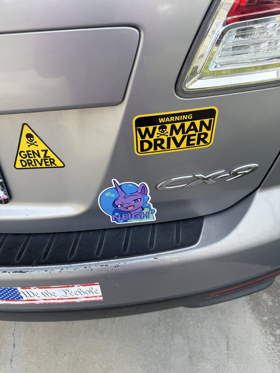 Victoria (but bald) tweet media