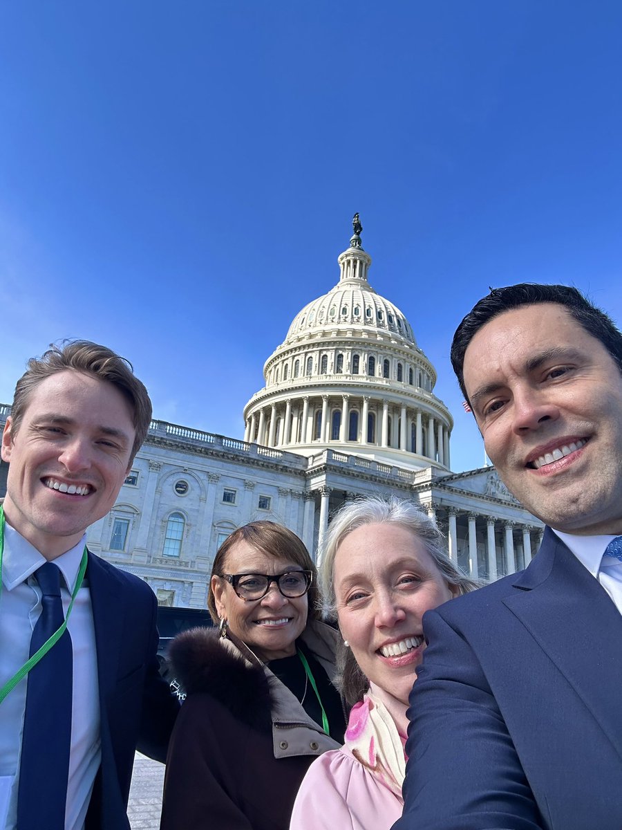 Gabe Canales tweet media