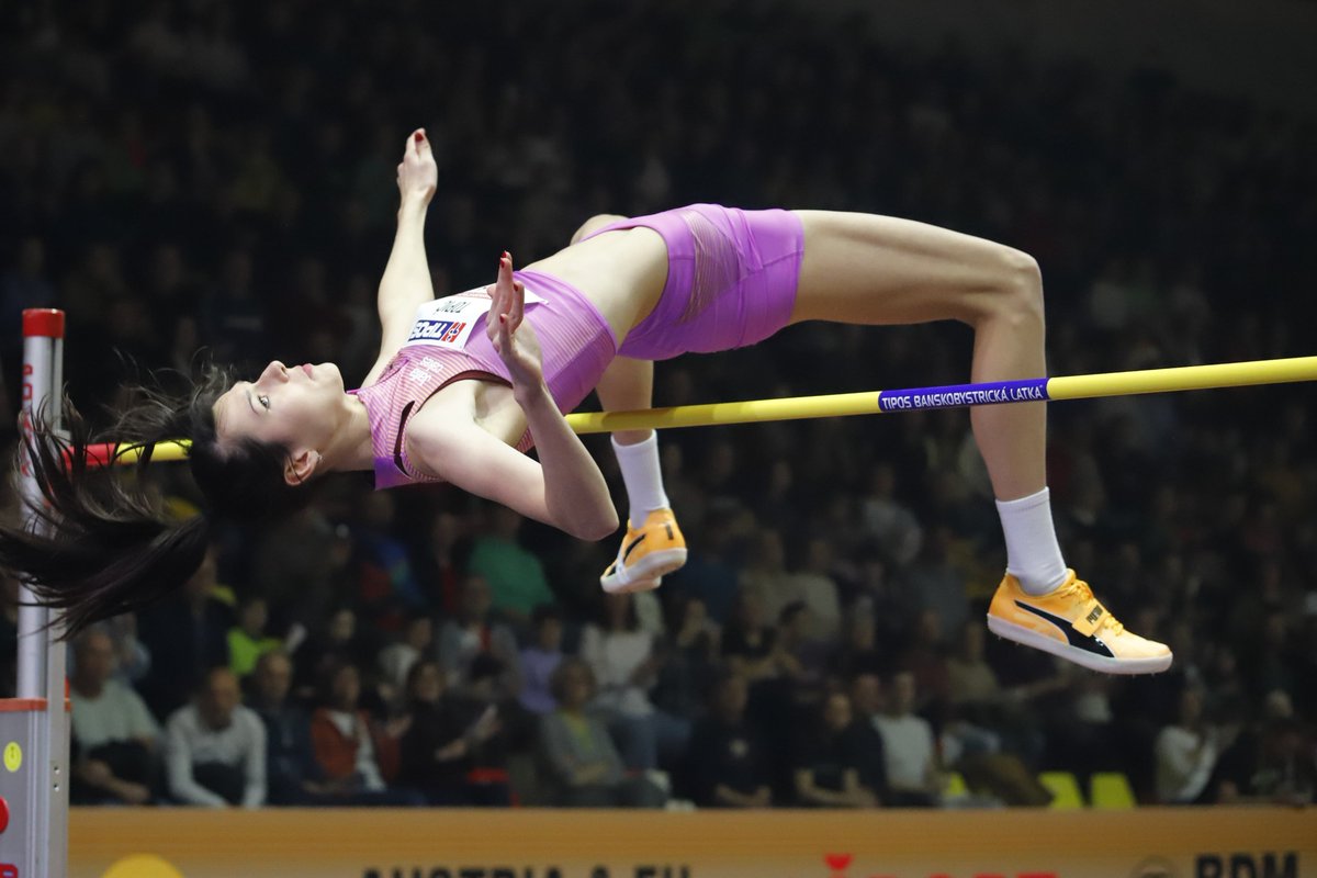 Historical moment for Serbian athletics and Angelina. First time over 2 m. What a wonderful competition. Coach Dragutin must be proud. 

Foto: Tomas Nather
