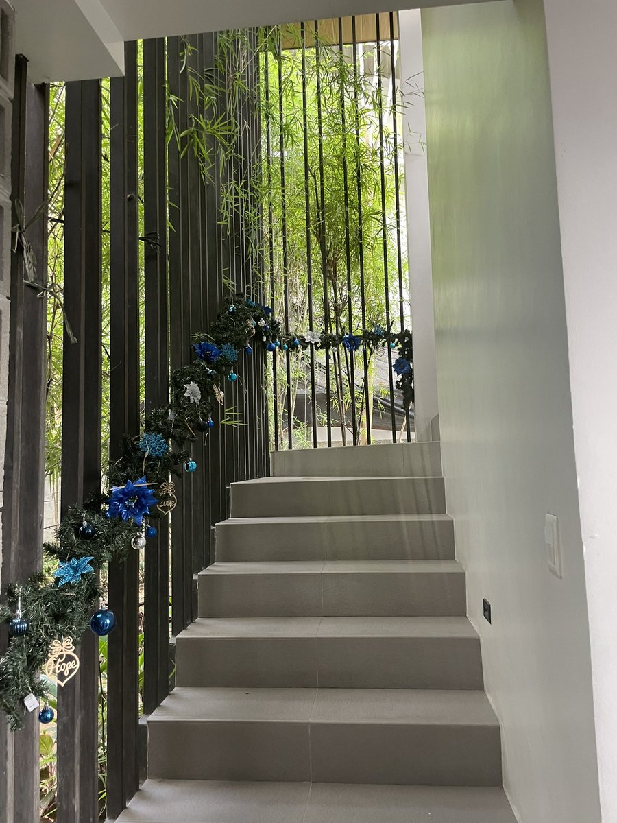 DebbieZshornack's tweet photo. Natures Raindance
Bordering Marikina City and Quezon City, Metro Manila

Home of a family friend. Designed by their son, an architect. https://t.co/tRylbBBqbk