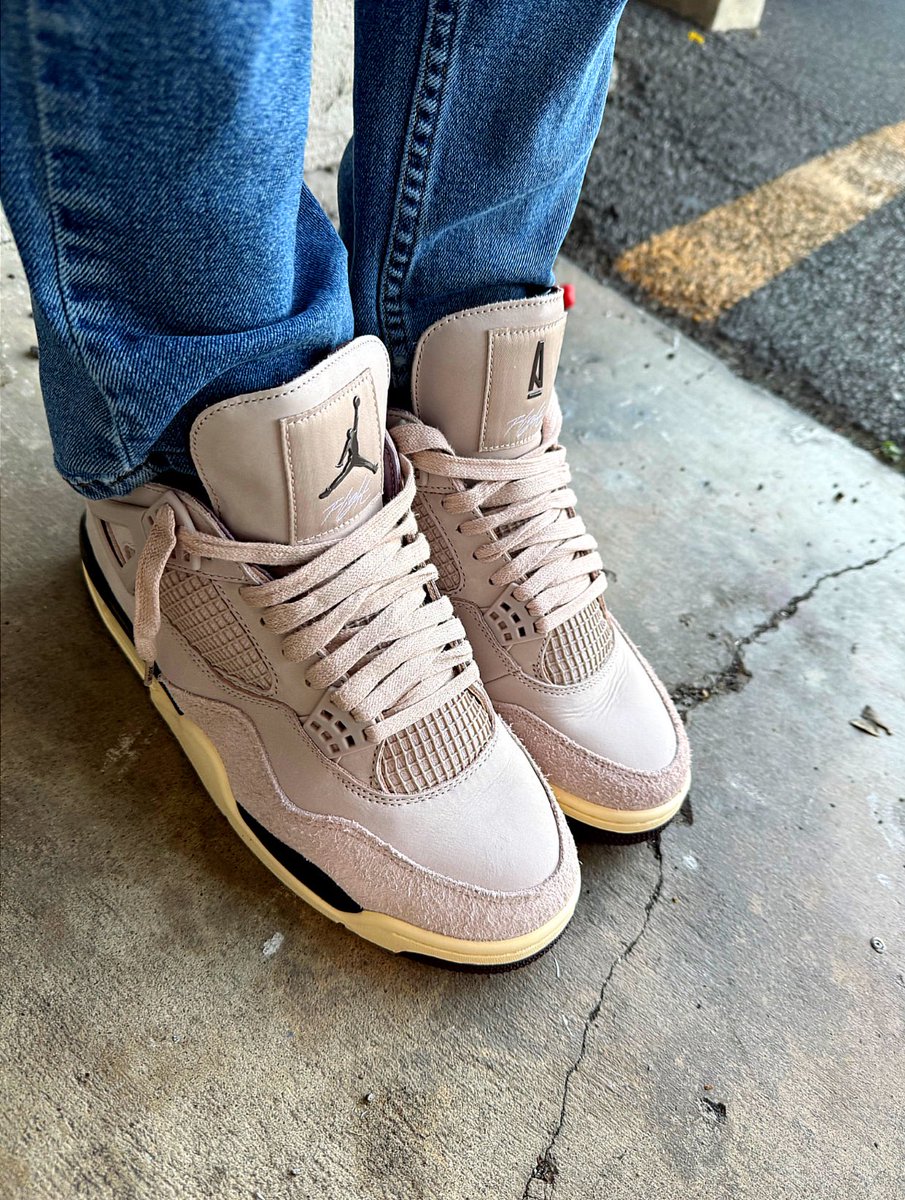 ChalupaBatmaan's tweet photo. Today’s work kicks
Air Jordan 4 Retro x A Ma Maniére “While You Were Sleeping”
#jordan #kotd #sneakerhead #AMaManiere https://t.co/ELmxlwttjv